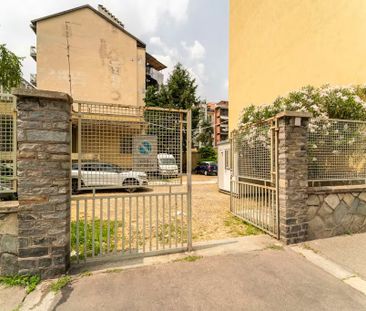 Via Finalmarina, Turin, Piedmont 10126 - Photo 4