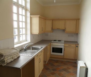 2 bedroom flat to rent - Photo 4