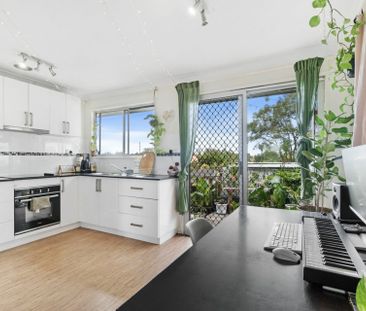 Dual Living Home With Pool! - Photo 2