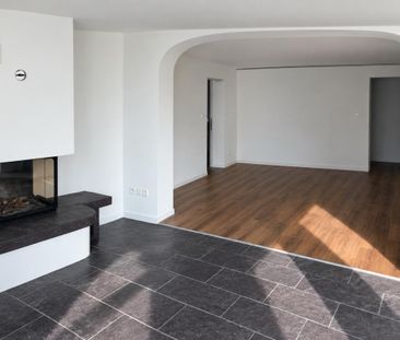 Ruhige Hanglage im Weinberg: Exklusive 4-Zimmer-Wohnung mit grosszü... - Photo 1