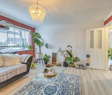 3 bedroom detached house to rent - Photo 3