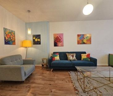 Świetna lokalizacja- Wiejska 2 62.3 m² - Photo 1