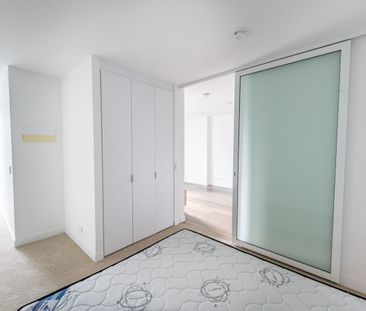 Modern 2-Bedroom Apartment Near Southern Cross Station | Prime CBD ... - Photo 4