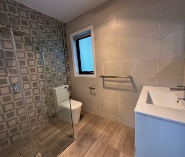 A Very Private, Big Modern & Stylish Granny Flat. - Photo 1