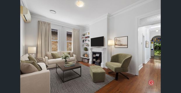 Charming 3 bed Freestanding Federation house with Double Parking - Photo 1