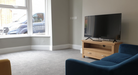 2 bedroom terraced house to rent - Photo 2