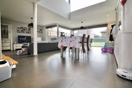 Moderne, ruime woning met 5 slpk, garage, tuin en 2 terrassen voor 1.350 EUR/mnd - Foto 3