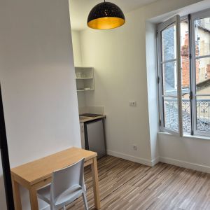 Location Appartement 1 pièce 14m² LAVAL 53000 - Photo 2