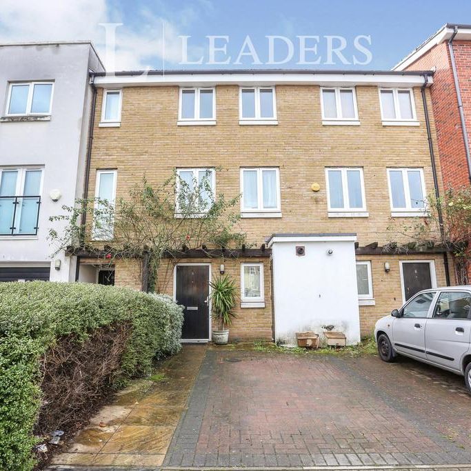 4 bedroom terraced house to rent - Photo 1