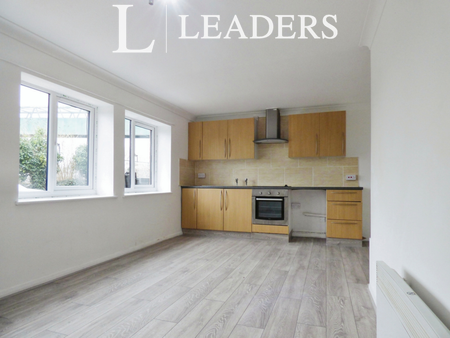 Studio to rent - Photo 3