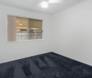 Family Living in a Convenient Calamvale Location - Photo 3