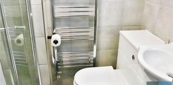 Florences Studios, 6 Macaulay Street, Huddersfied, HD1 - Photo 2