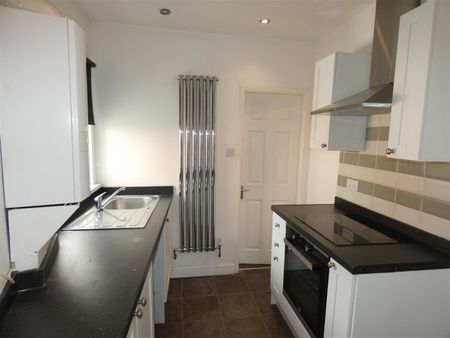 2 bed flat to rent in St. Thomas Street, Gateshead, NE9 - Photo 3