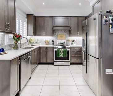 For Lease - 280 Miller Park Avenue Unit# (Upper Portion), Bradford ... - Photo 6