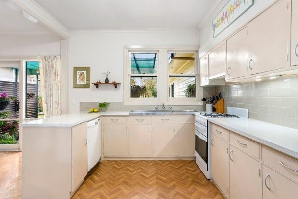 394 Lower Plenty Road, Viewbank - Photo 1