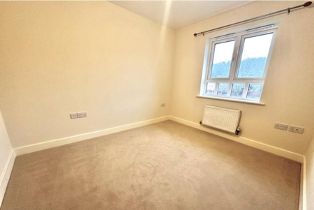 2 bedroom maisonette to rent - Photo 5