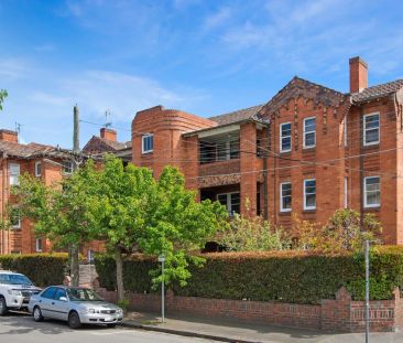 Renovated Art Deco with Huge Courtyard - Access Via Mozart Street - Photo 4