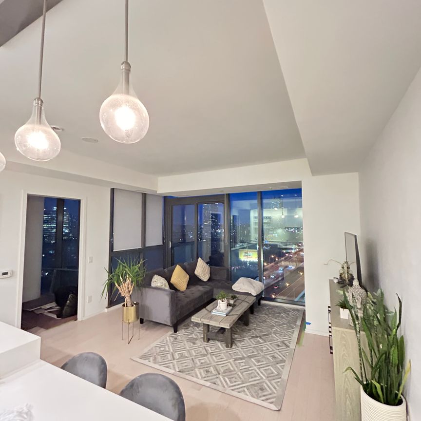 Modern well maintained condo - unobstructed view with Parking! - Photo 2