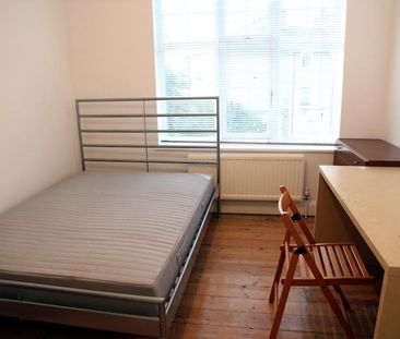 4 bedroom terraced house to rent - Photo 5