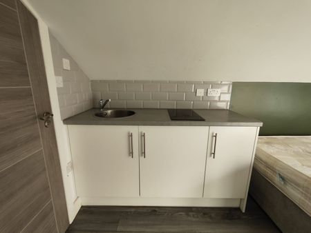 Studio Flat, Powerscroft Road, E5 - Photo 4