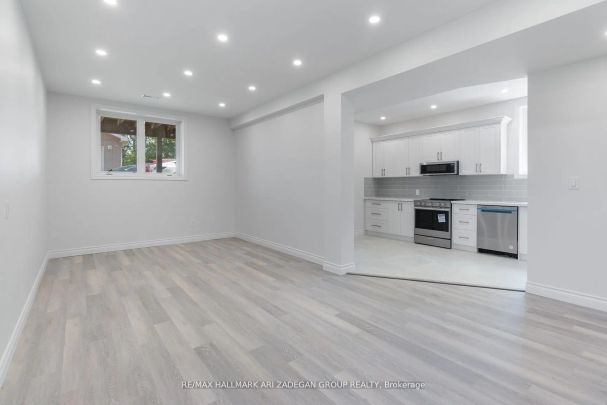 177 The Queensway S #B - Photo 1