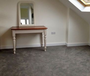 Studio Flat, Cambrian Close, SE27 - Photo 1
