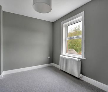4 bedroom terraced house to rent - Photo 5