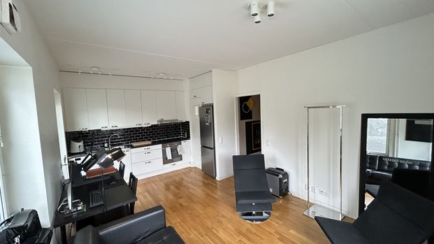 Melongatan, Hässelby - Photo 1