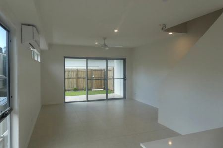 Tidy Townhouse in the heart of Mount Colum - Photo 3