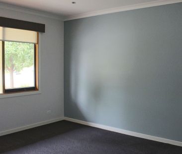 FOUR BEDROOM FAMILY HOME - Photo 2