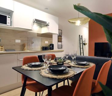 VICTOR HUGO SA - Photo 1