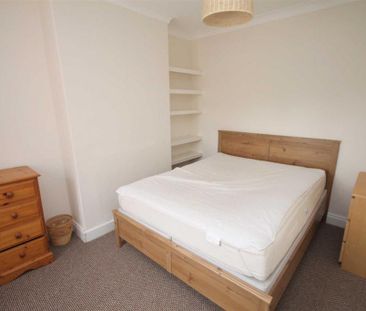 4 bedroom private hall to rent - Photo 1