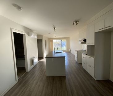 4 1/1 Style Condo Avec Stat Interieur - Photo 1