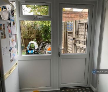 2 bedroom maisonette to rent - Photo 6