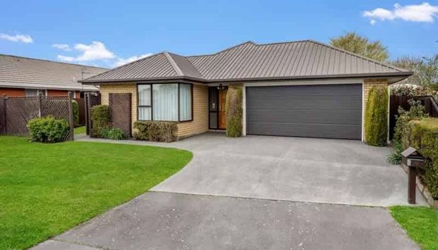 NORTHWOOD - FOUR BEDROOMS, TWO BATHROOMS, DOUBLE GARAGE - Photo 1