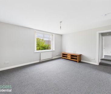 9a Dungoyne Park, Dundonald, Castlereagh, Belfast, BT16 2PL - Photo 4