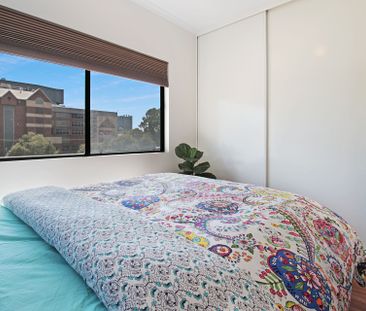 City Living with Space, Style & Everyday Convenience - Photo 6