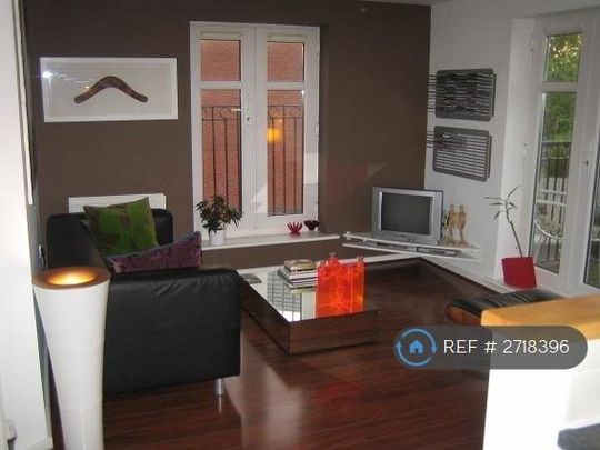2 bedroom flat to rent - Photo 1