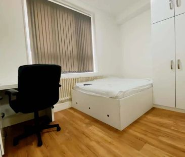 Ensuite - Photo 2
