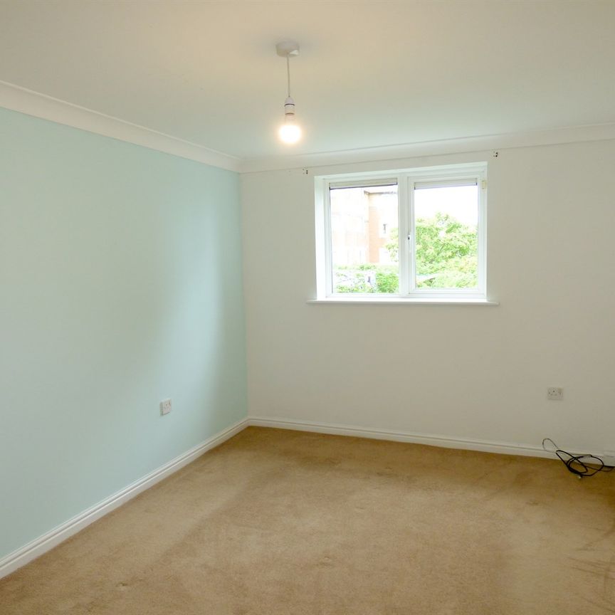 2 bed apartment to rent in Windsor Court, Felling, NE10 - Photo 1