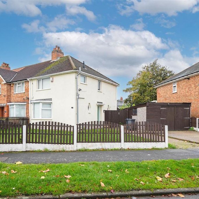 3 bedroom end of terrace house to rent - Photo 1