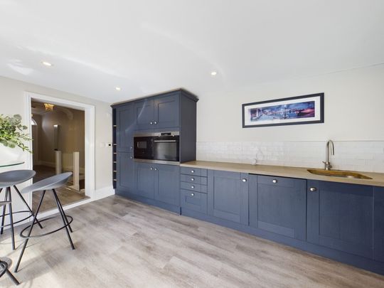 Portland Square, Pittville, Cheltenham, GL52 - Photo 1