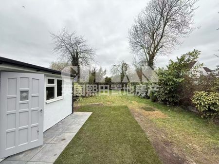 Winn Road, London, SE12 - Photo 2