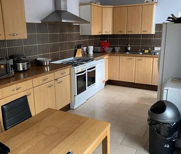 Room in a Shared House, College Road, RG6 - Photo 5