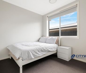 Spacious Family Home - Photo 6