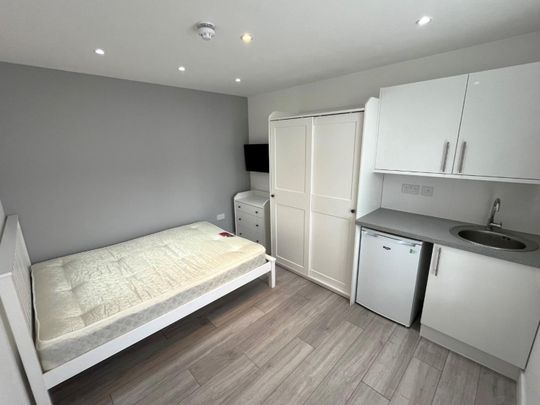 1 bedroom Flat To Let - Photo 1