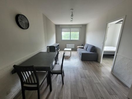 Location Appartement 2 pièces 45m² LILLE 59000 - Photo 2