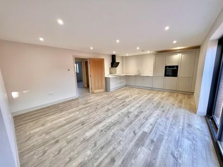 2 bedroom ground floor flat to rent - Photo 4