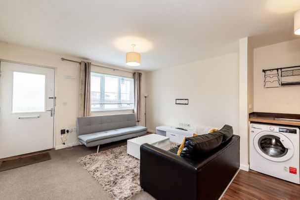 2 bedroom terraced house to rent - Photo 1