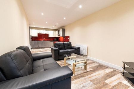 3 bedroom flat to rent - Photo 2